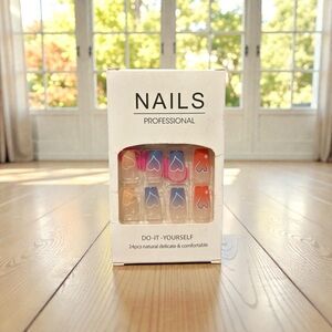 5️⃣Press On Nails Set | Colorful Heart Design 🌈 Or 5 For 25